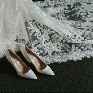 Manolo Blahnik - Bridal Pumps

BB 90MM Satin Cream Pumps